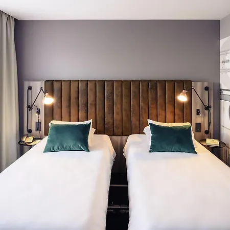 Mercure Centrum فندق بوزنان