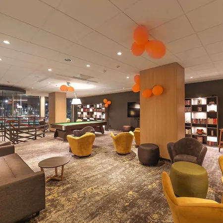 فندق Mercure Centrum بوزنان