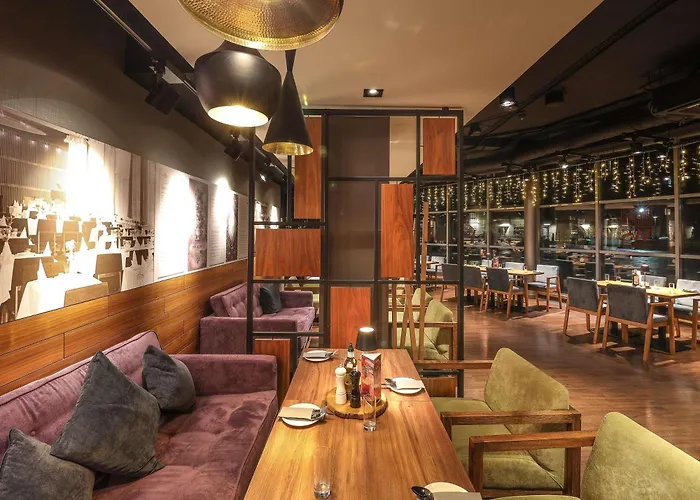 波兹南中心美居酒店 4*