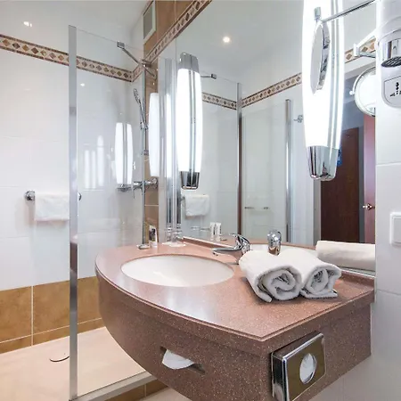 فندق Mercure Centrum 4*