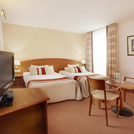 Mercure Centrum מלון 4*