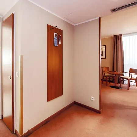 Mercure Centrum מלון 4*
