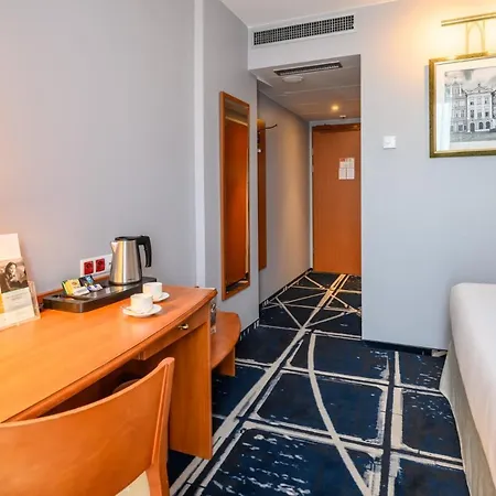 Mercure Centrum מלון
