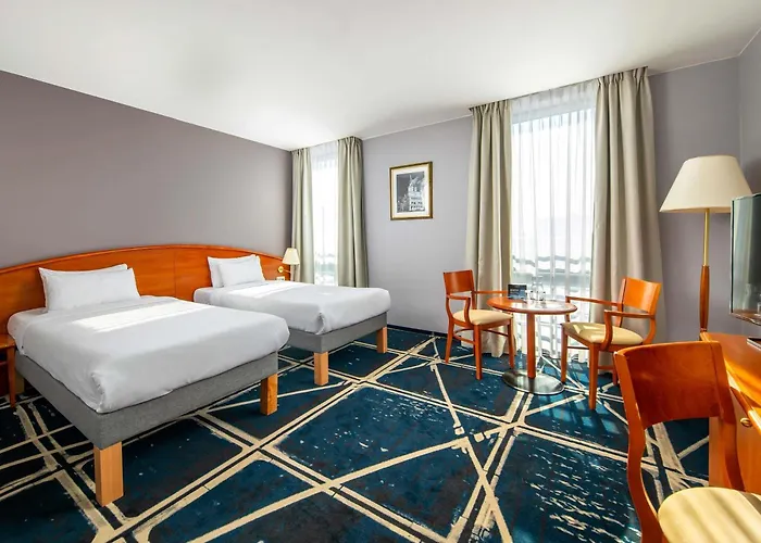 מלון Mercure Centrum 4*